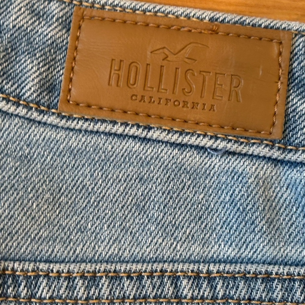 Hollister Distressed Ultra High-Rise Dad Jeans - Picture 9 of 9